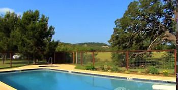 Back Forty Of Fredericksburg Bed and Breakfast Exterior foto